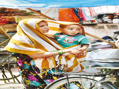 जेठ के पहले दिन सूरज से तरेरीं आंखें - अमर उजाला