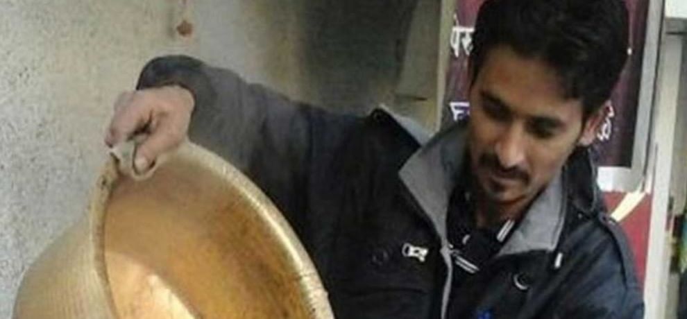 इस चायवाले की कहानी थोड़ी अलग है, मोदी से कम नहीं इसकी मेहनत