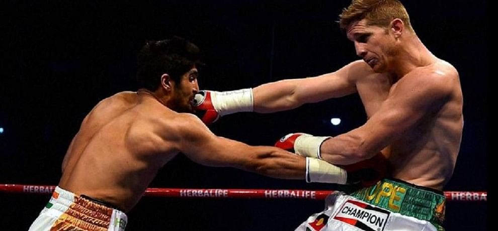 Vijender Singh defeated Harry Cope, won middleweight championship