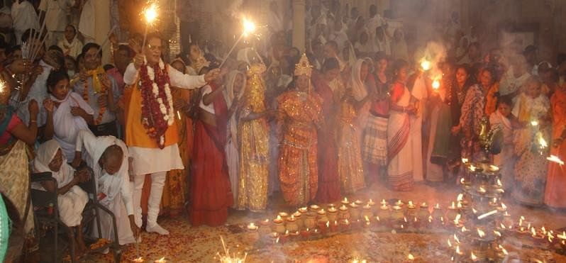 widows of vrindavan celebrating deepawali