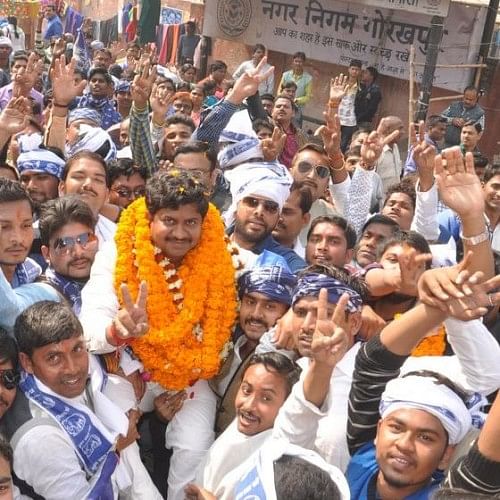 Image result for उत्तराखंड में भी भाजपा ने लगाया सीटों का अर्द्धशतक