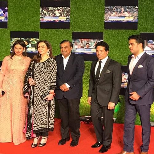 Shah Rukh Khan, Virat Kohli Attend Sachin Tendulkar Biopic 'Sachin: A Billion Dreams' Premiere