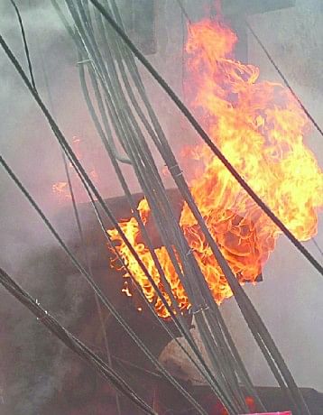 करनैल होटल के किचन में लगी आग A fire in the kitchen of the hotel