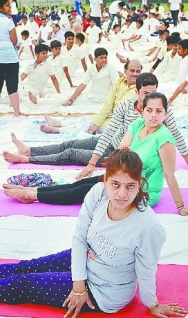 अंतरराष्ट्रीय योग दिवस पर बही योग गंगा international yog divas flow yog ganga