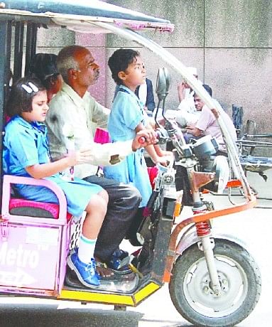 ये है आपके बच्चे की स्कूल बस school bus of your ward