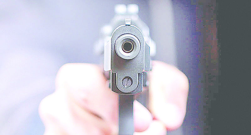 गंगानगर में दिनदहाड़े ज्वैलरी शॉप लूटी, राहगीर को गोली मारी Day-to-day jewelery shop in Ganganagar shot to Loti, Rahgir