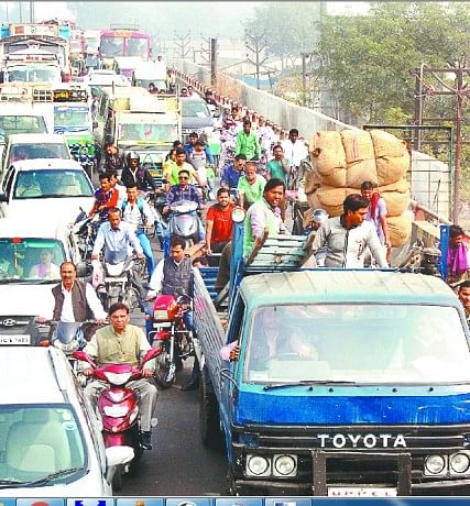 शहर में जाम का रिकॉर्ड बना रहा यातायात माह sheher me jaam ka record , yaatayaat abhiyaan