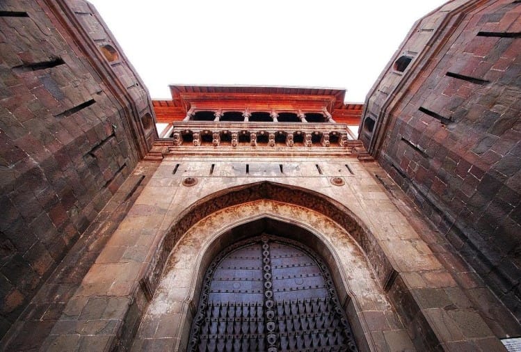 भारत की 10 भूतिया जगहें, जहां रहती हैं आत्माएं, डर के मारे कोई आसपास भी नहीं फटकता शनीवारवाडा किला