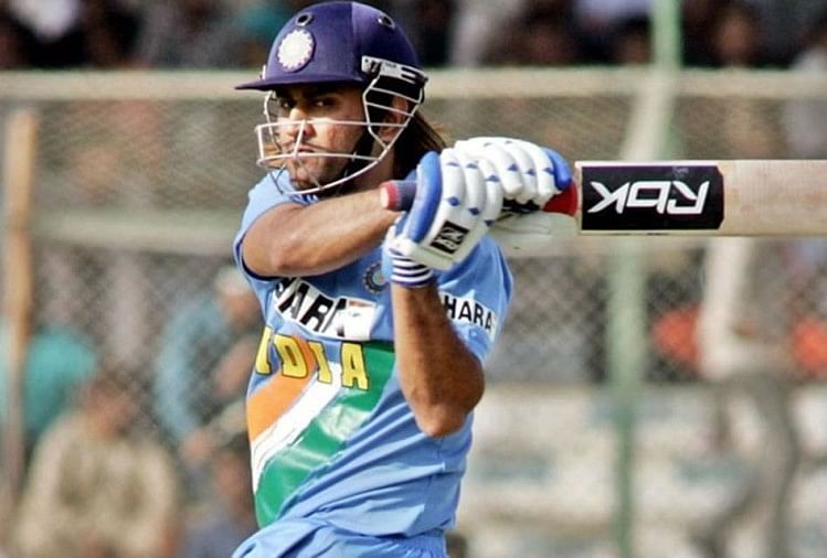 Happy Birthday Dhoni: जब पाक राष्ट्रपति मुशर्रफ भी हो गए थे धोनी की लहराती जुल्फों के दीवाने एमएस धोनी