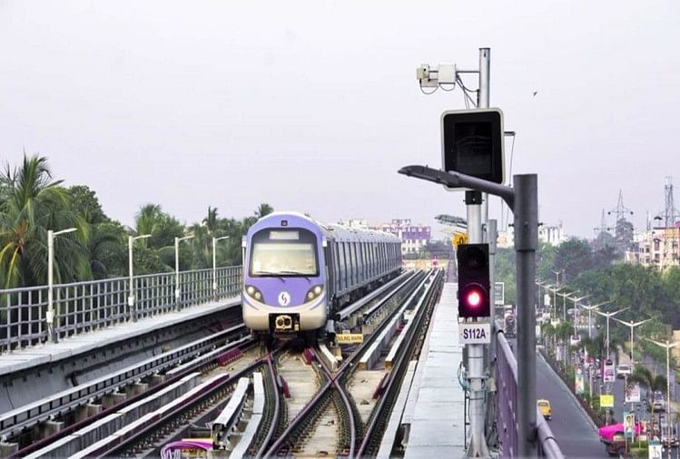 Kolkata: दौड़ेगी देश की पहली अंडर वाटर मेट्रो, आज रेल मंत्री पहले फेज का करेंगे उद्घाटन East West Metro rake