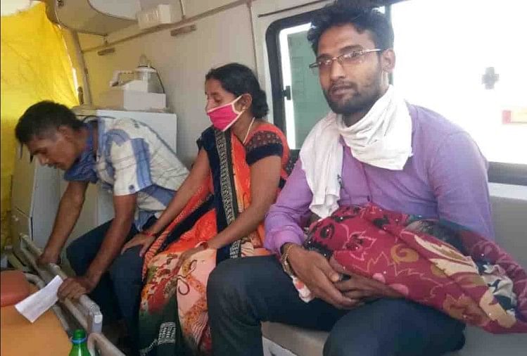 मासूम की मौत के बाद बदहवास परिजन