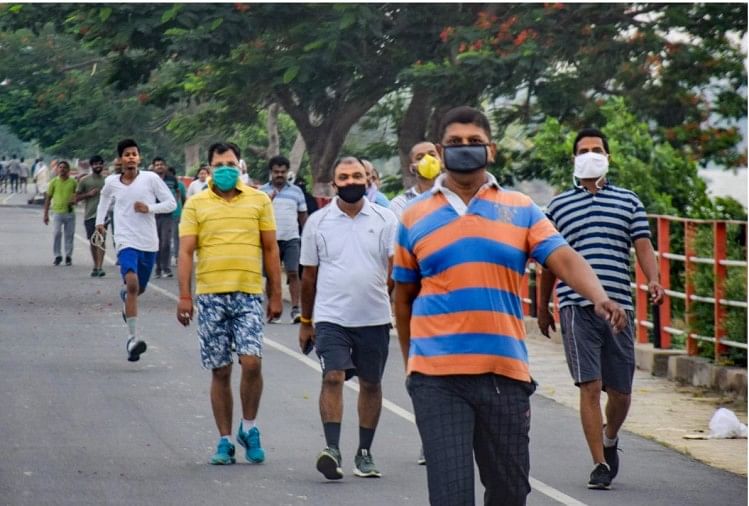 अनलॉक: कल से पाबंदियों में और भी मिलेगी ढील, जानें किन राज्यों को मिली छूट और कहां बढ़ा लॉकडाउन? प्रतीकात्मक तस्वीर