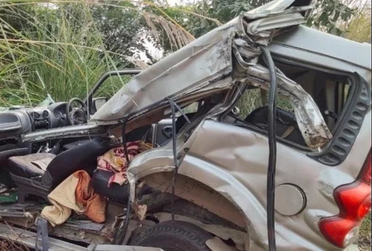 सोनीपत : ट्रैक्टर-ट्राली को बचाने के प्रयास में गड्ढे में पलटी स्कॉर्पियो, दो दोस्तों की मौत गांव चिडाना के पास दुघर्टनाग्रस्त हुई स्कॉर्पियो गाड़ी।