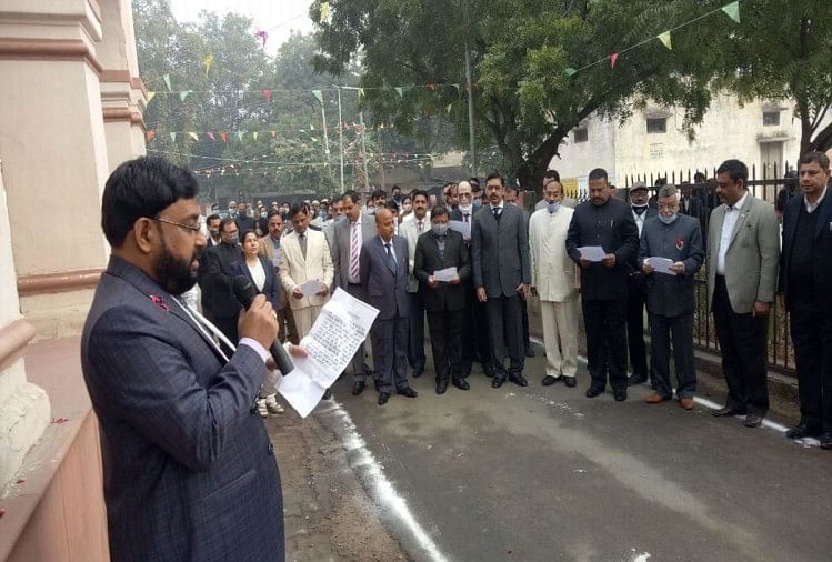 Republic Day 2021: उमंग और उल्लास के साथ मना गणतंत्र दिवस, शान से लहराया तिरंगा गणतंत्र दिवस 2021