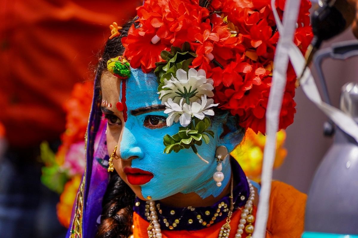 अजमेर में राधा-कृष्ण के स्वरूप में सजा एक बच्चा