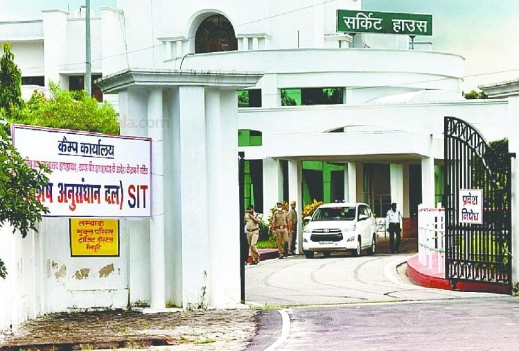 मैनपुरी कांड: एसआईटी के लिए आसान नहीं होगा नवोदय में सुराग तलाशना, दो साल में बहुत कुछ बदला ट्रांजिस्ट हॉस्टल को बनाया कैंप कार्यालय