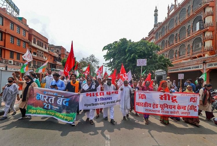 जयपुर में भारत बंद के दौरान रैली निकालते प्रदर्शनकारी