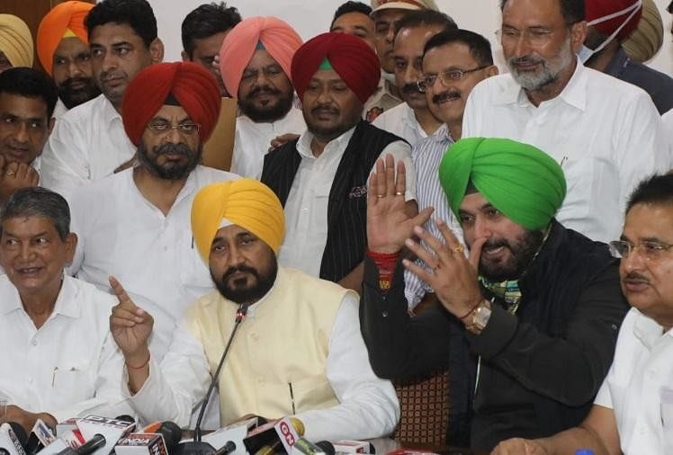 पंजाब कांग्रेस में घमासान Live: मनीष तिवारी ने दिलाई उग्रवाद के दौर की याद, चन्नी मंत्रिमंडल की आपात बैठक कुछ देर में नवजोत सिद्धू का इस्तीफा