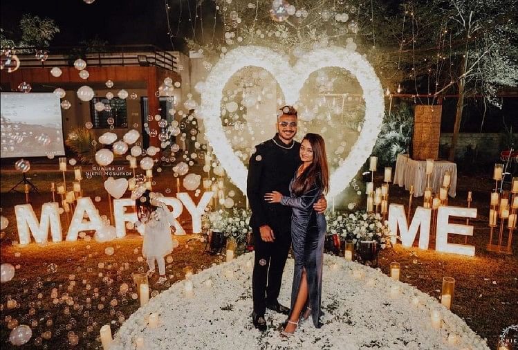 Axar Patel Engagement: अक्षर पटेल ने 28वें जन्मदिन पर की सगाई, जानिए कौन हैं उनकी मंगेतर मेहा अक्षर पटेल और मेहा