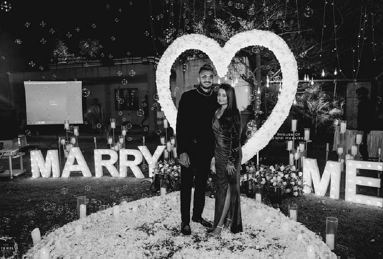 Axar Patel Engagement: अक्षर पटेल ने 28वें जन्मदिन पर की सगाई, जानिए कौन हैं उनकी मंगेतर मेहा अक्षर पटेल और मेहा