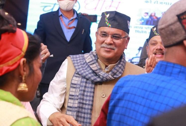 उत्तराखंड: कांग्रेस के चुनाव अभियान थीम सांग पर थिरके पार्टी नेता, हरक सिंह ने हरीश और प्रीतम संग लगाए ठुमके, तस्वीरें uttarakhand assembly election 2022: harak singh rawat harish rawat and pritam singh danced together, photos