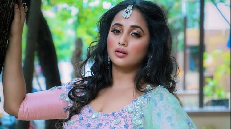 Lady Singham: बीच शूटिंग एकाएक लापता हो गए शक्ति कपूर, शुक्रवार को रिलीज हो रही रानी चटर्जी की भोजपुरी फिल्म रानी चटर्जी