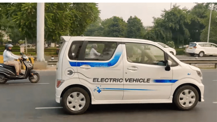 Maruti EV: मारुति ला सकती है इस कार का इलेक्ट्रिक वर्जन, जानें कैसे होंगे फीचर्स और क्या होगी कीमत मारुति ईवी