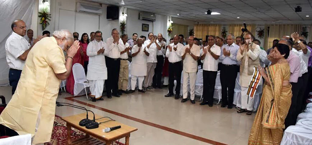 http://spiderimg.amarujala.com/assets/images/uploads/20160501063416-2_572616560bdc7.jpg
