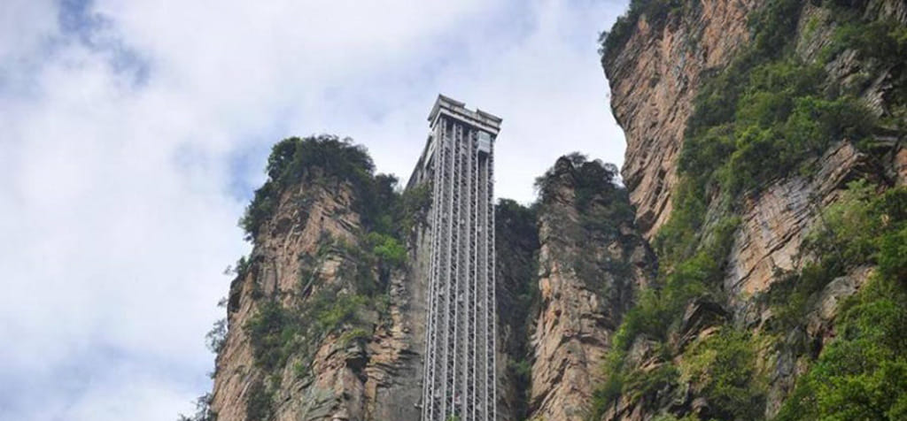 http://spiderimg.amarujala.com/assets/images/uploads/elevator-003_572727663e77b.jpg