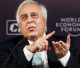 Will work to link Urdu with Google search: Sibal 