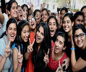 Girls outshine boys in Maharashtra Board class 10th exams