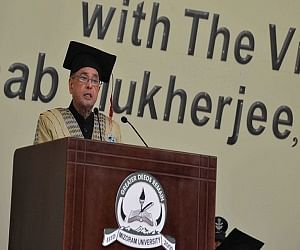 President urged law students to study Constitution and understand democratic process well 