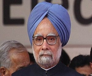 Free expression in varsities under threat: Manmohan Singh
