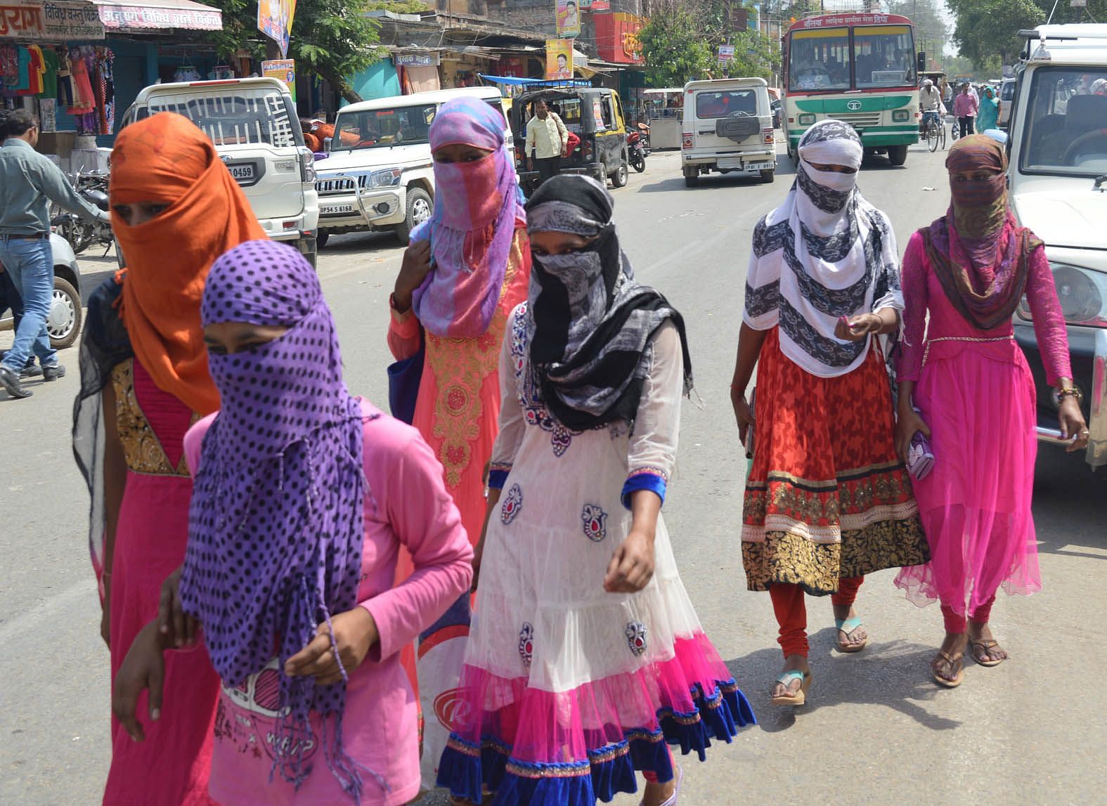 Kondisi Gelombang Panas Dipulihkan Di Banyak Bagian Rajasthan – Rajasthan: Orang-orang dari banyak distrik menderita karena gelombang panas, suhu mencapai lebih dari 40, Departemen Meteorologi mengeluarkan peringatan