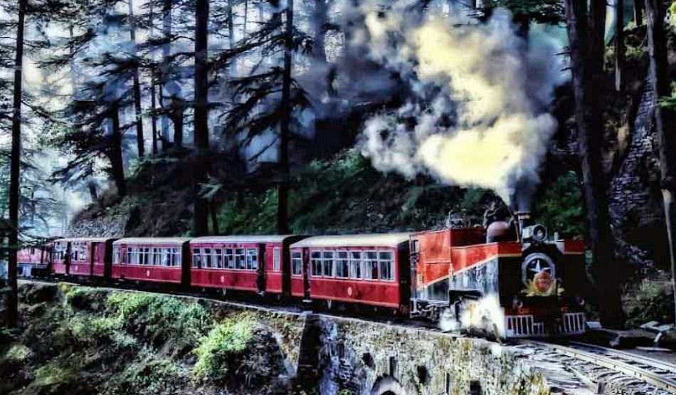 Kalka To Shimla Toy Train Full To Tourist In Summer - ट्रॉय ट्रेन से शिमला जाने वाले पर्यटकों के लिए अहम खबर - Amar Ujala Hindi News Live