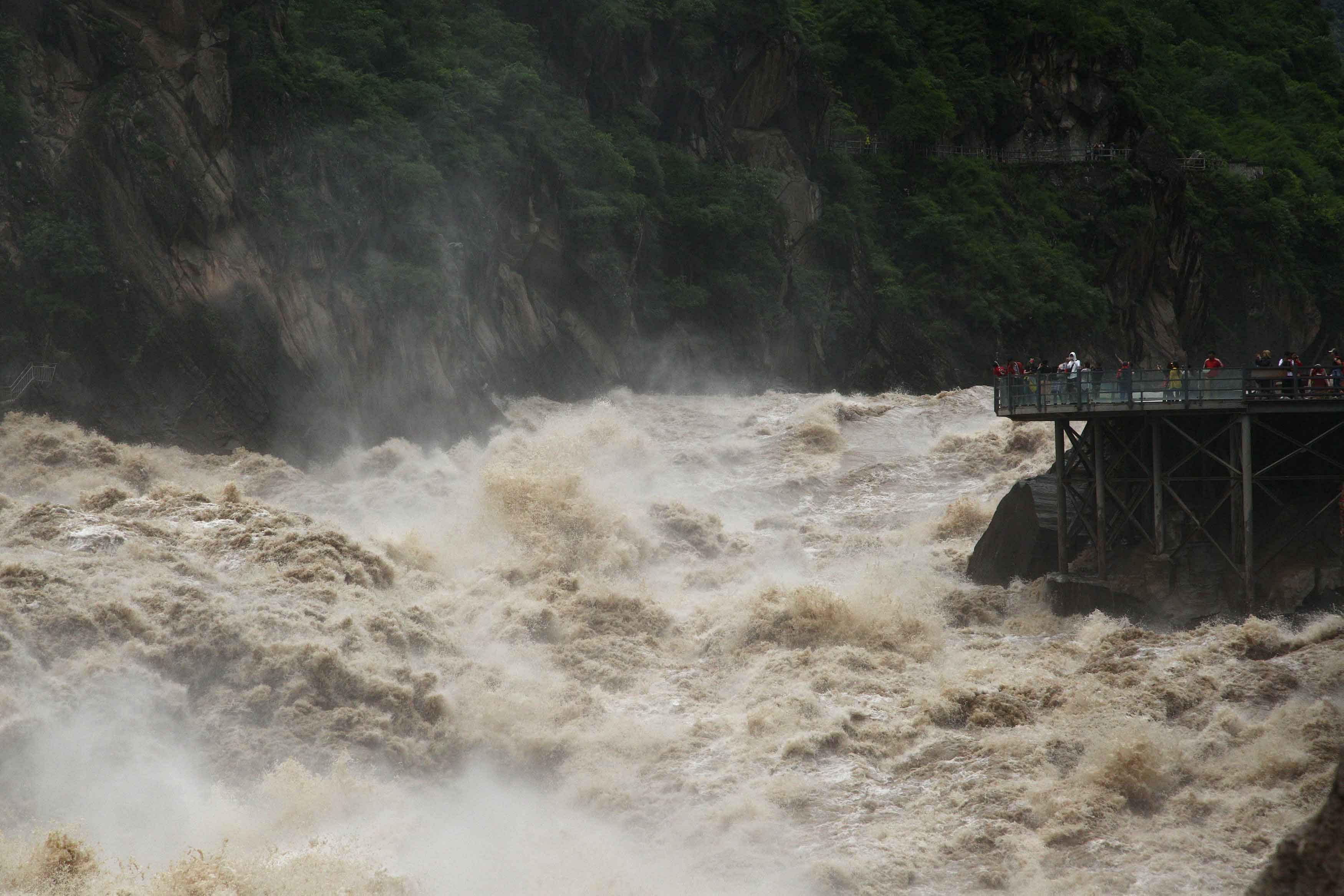 Heavy Flood In China च न क इत ह स म आई द सर सबस भय नक ब ढ तस व र Amar Ujala Hindi News Live