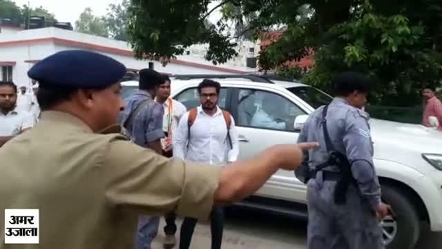 राहुल की रैली में भिड़ी पुलिस सीआईएसएफ