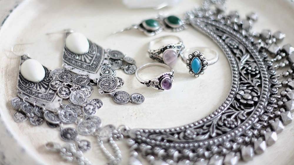 jewellery-fashion-tips-wear-silver-jewellery-in-this-way-to-look