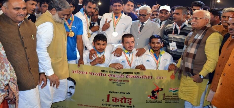 SPOTLIGHT : 13 FEB - 10:00 AM SPOTLIGHT : 13 FEB - 10:00 AM