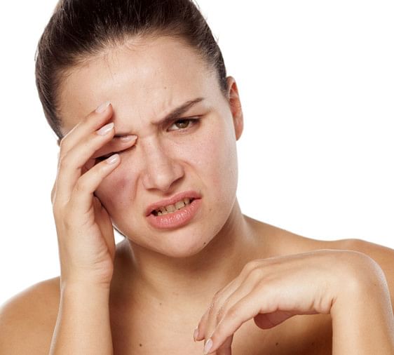 Right eye blinking for male astrology