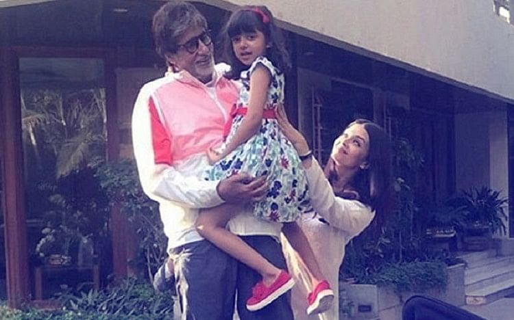 Aaradhya Bachchan Waves At Grandfather Amitabh Bachchan's Fans ...