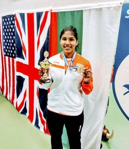 India's Ca Bhavani Devi Wins Gold In Iceland's Turnoi Satellite Fencing  Championship - भारत की बेटी ने तलवारबाजी में जीता वर्ल्ड चैंपियनशिप का  गोल्ड - Amar Ujala Hindi News Live