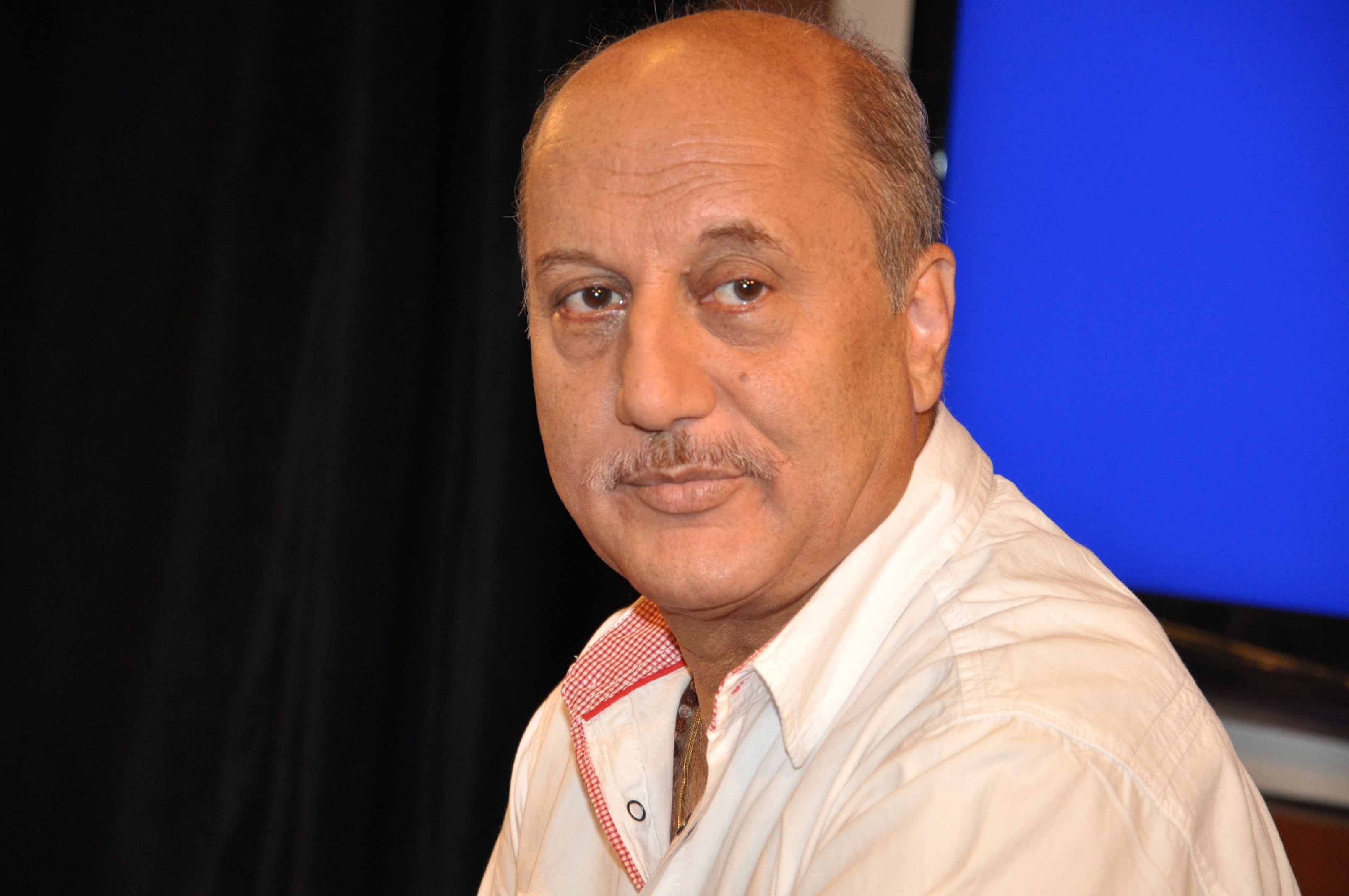 Anupam Kher Profile: Height, Age, Affairs, Biography | Amar Ujala