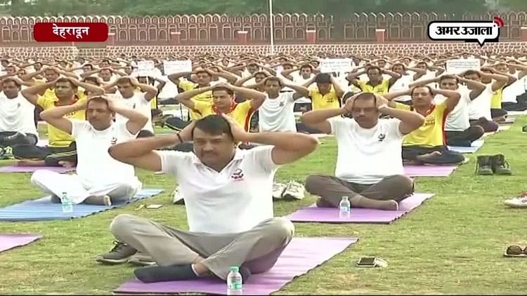 योग कर निरोग रहने का लेंगे संकल्प Yoga Day Celebration In Many Areas Of Faridabad Amar Ujala