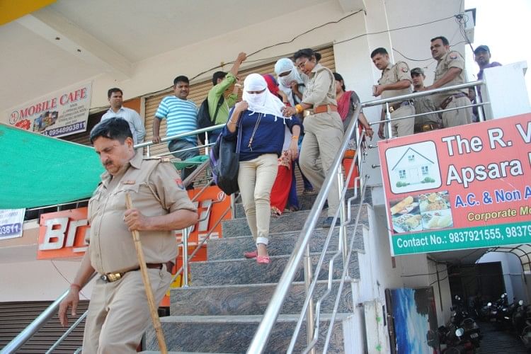 Blame On Agra Police For Sex Racket In Sikandra पुलिस की
