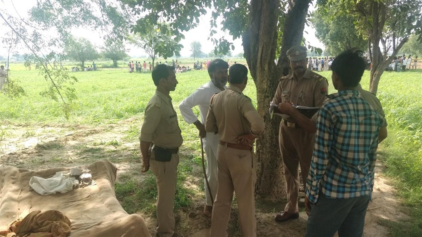 Murder On Farmer In Sahpau - नलकूप पर सो रहे किसान की गला घोंटकर हत्या -  Amar Ujala Hindi News Live