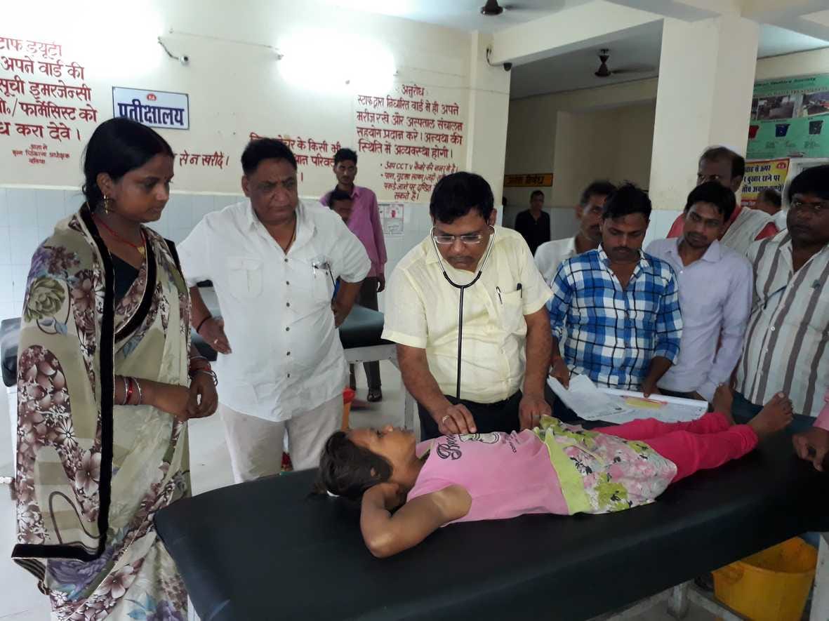 छात्राओं की हालत बिगड़ी - Ballia News