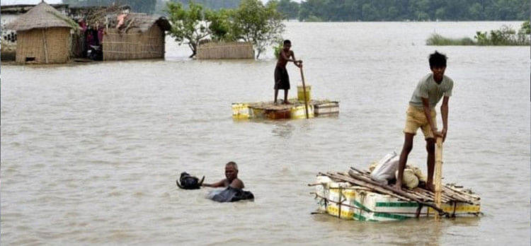 Bihar: Situation Worst Due To Flood, 25 Lakh People Affected - बिहार में बाढ़ से हालात बेकाबू, 24 लोगों की मौत; 25 लाख से ज्यादा लोग प्रभावित - Amar Ujala Hindi News Live