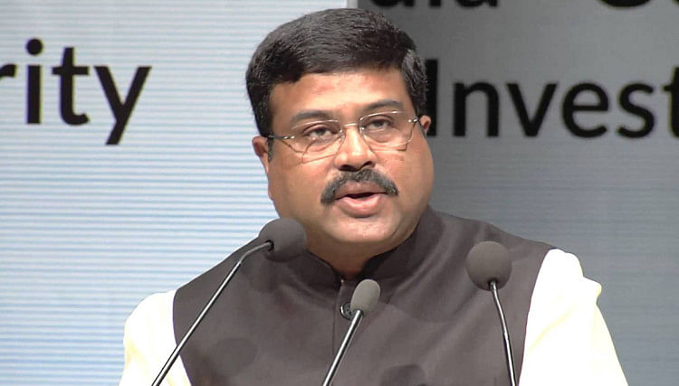 गुजरात से यूपी तक 12 हजार करोड़ की लागत से बिछेगी एलपीजी लाइन, हर घर में होगा स्वच्छ इंधन केंद्रीय पेट्रोलियम और प्राकृतिक गैस मंत्री धमेंद्र प्रधान(File Photo)