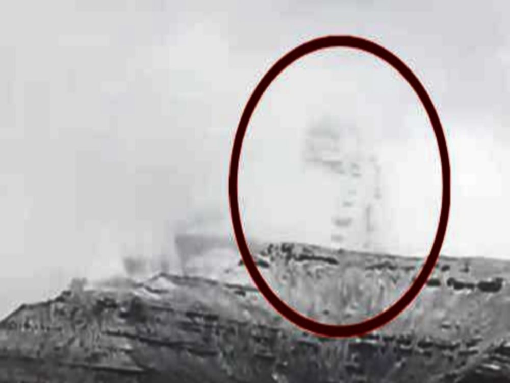 Lord Shiva Shadow Captured In Camera On Kailash Mountain Video Viral - यहां कैमरे में कैद हुए भगवान शिव, नासा भी रह गया हैरान, यकीन न हो तो खुद ही देख लीजिए! -